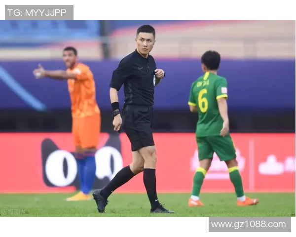 绿茵战魂闪耀赛场足球球星身披荣耀秋衣诠释拼搏精神