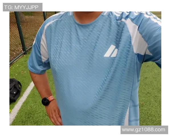 足球球星日常训练穿搭全解析舒适功能兼备助力高效表现 足球球星日常训练穿搭全解析舒适功能兼备助力高效表现